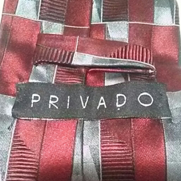 2 neckties - Picture 5 of 6